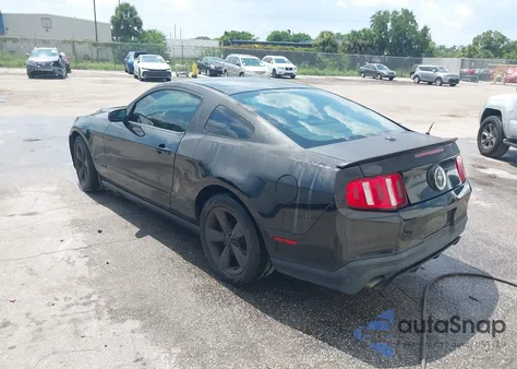 2014 Ford Mustang V6 Premium z USA, uszkodzony, nr VIN 1ZVBP8AM1E5210862